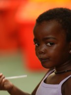 Naukowcy odkryli drogę podania leków przeciw wirusowi HIV poprzez pokarm dla dzieci